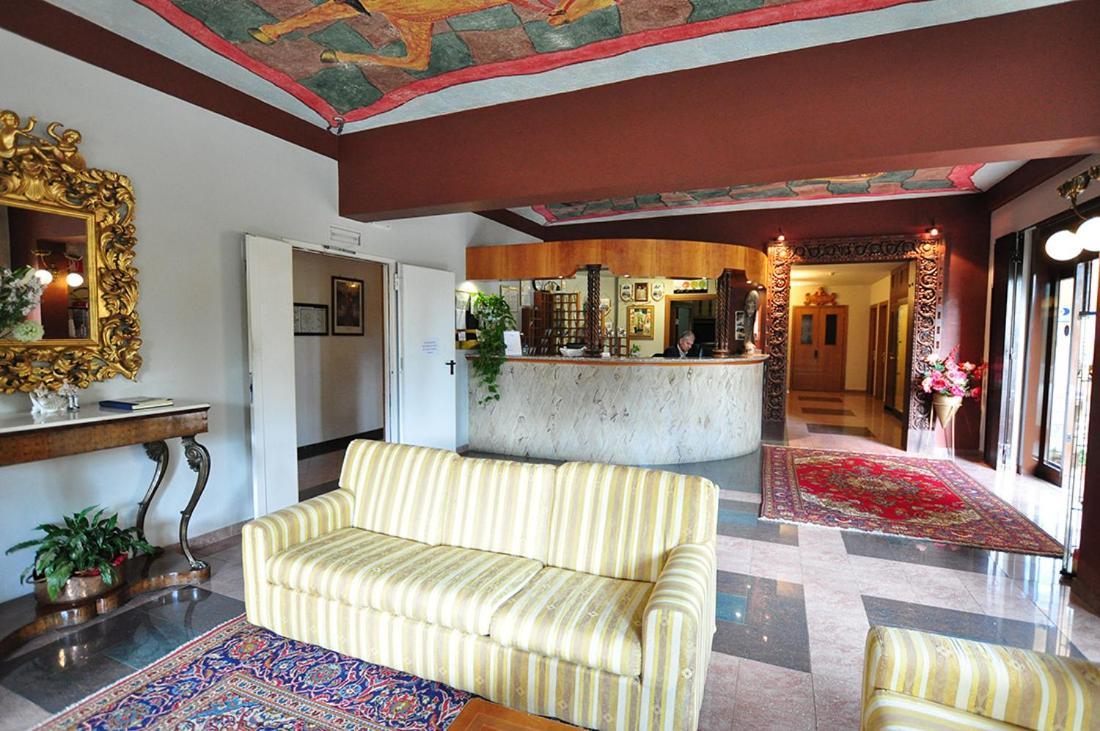 Leo Hotel Leonessa Luaran gambar