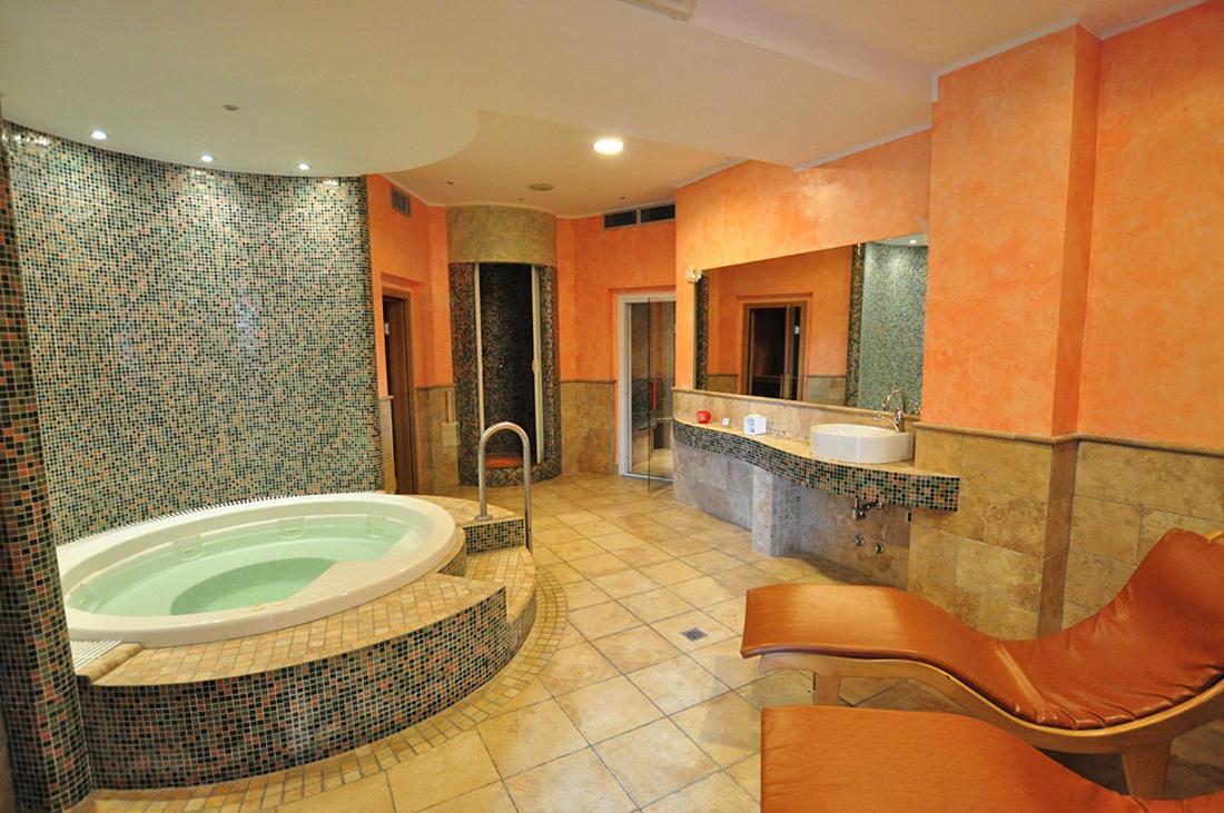 Leo Hotel Leonessa Luaran gambar