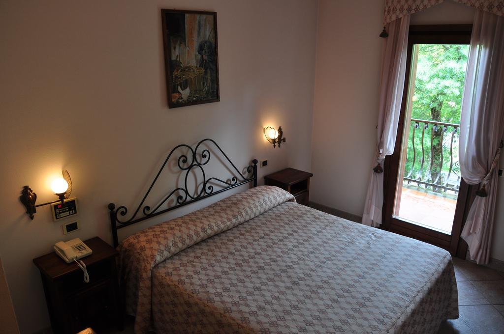 Leo Hotel Leonessa Luaran gambar